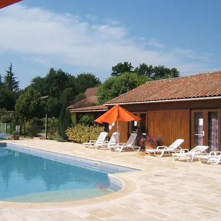 Hameau Des Laurieres 假日公园 *