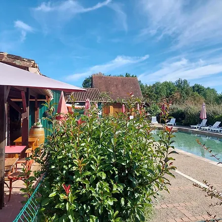 Hameau Des Laurieres 假日公园 *
